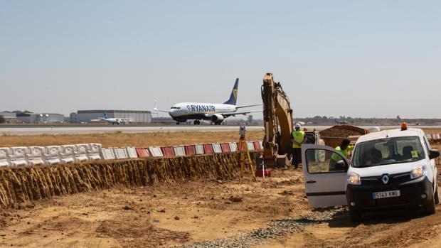 El aeropuerto de Sevilla tendrá la pista de vuelo mejor equipada de España