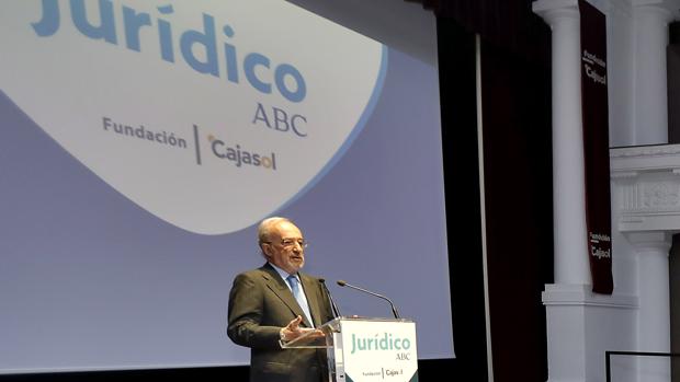 Muñoz Machado recibe el Premio Jurídico ABC-Cajasol