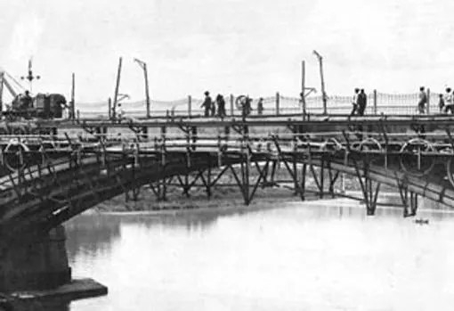 Puente de Triana en construcción