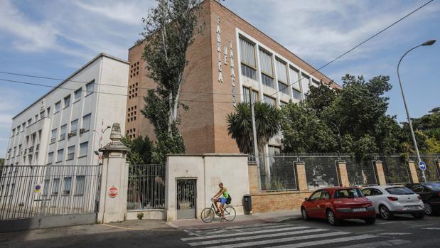 El alcalde de Sevilla se opone a que el edificio de Altadis albergue una zona como centro comercial