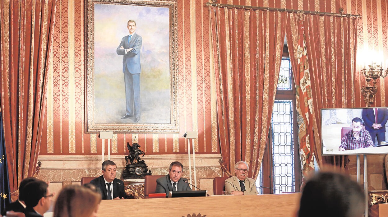 Último pleno del Ayuntamiento de Sevilla, presidido por el Alcalde, Juan Espadas