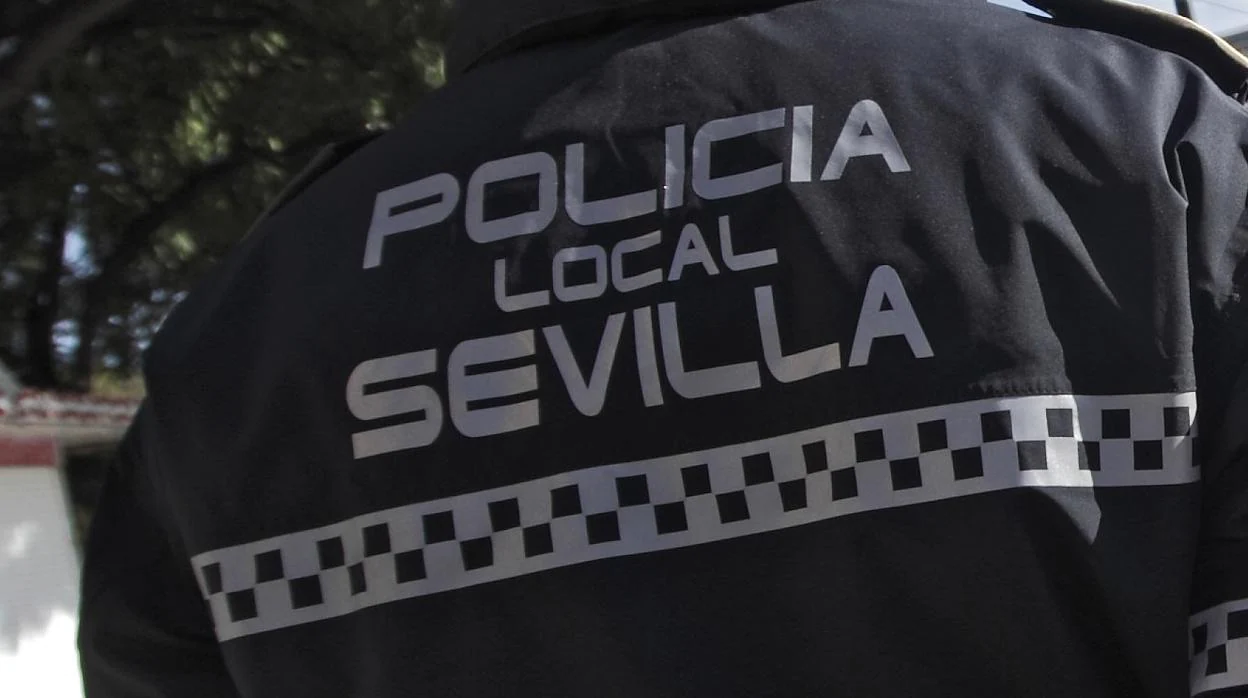 Un policía local en Sevilla