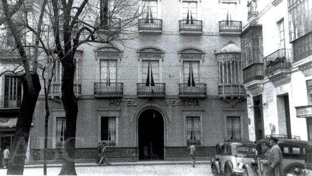 #ArchivoABCsev: Joyas desaparecidas de la Plaza del Duque: el hotel Venecia