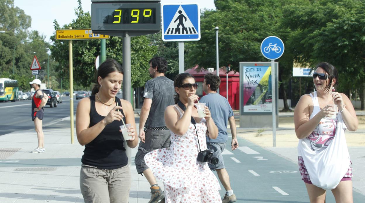 Las temperaturas máximas no bajarán de los 37 grados