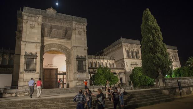 Estudian trasladar el Museo Arqueológico de Sevilla a las naves de Defensa en Eduardo Dato