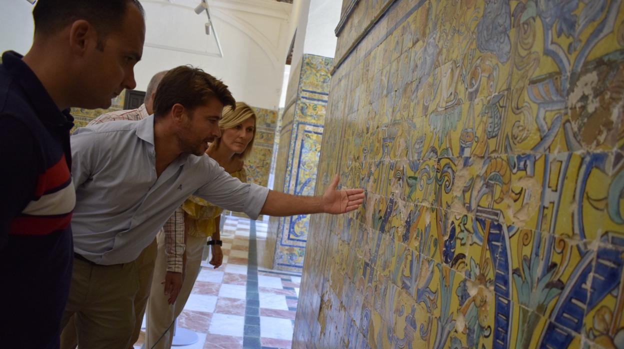 Beltrán Pérez, junto a concejales del PP, visitan el Alcázar