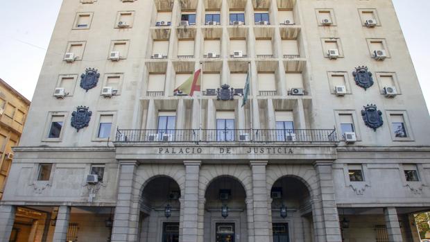 La Fiscalía pide cinco y cuatro años de prisión por estafar a la Casa de Alba 116.000 euros en naranjas