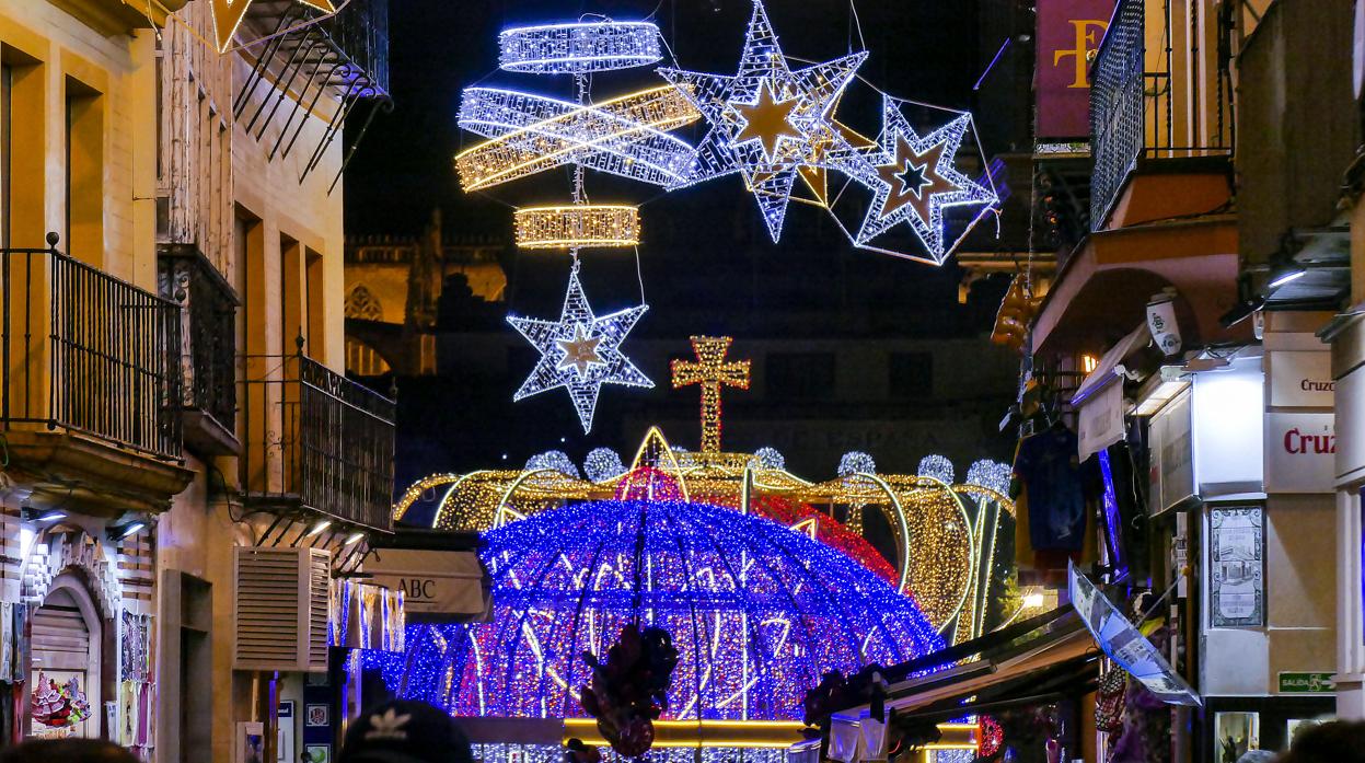 El año pasado, la iluminación también fue adjudicada a Iluminaciones Ximénez