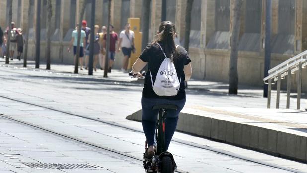 Los patinetes no podrán circular por las zonas peatonales