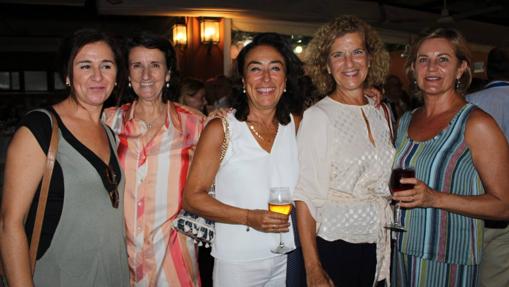 María José Luque, Mara Giménez, Eva Calle, Lupe Soto y Cristina López de Manterola