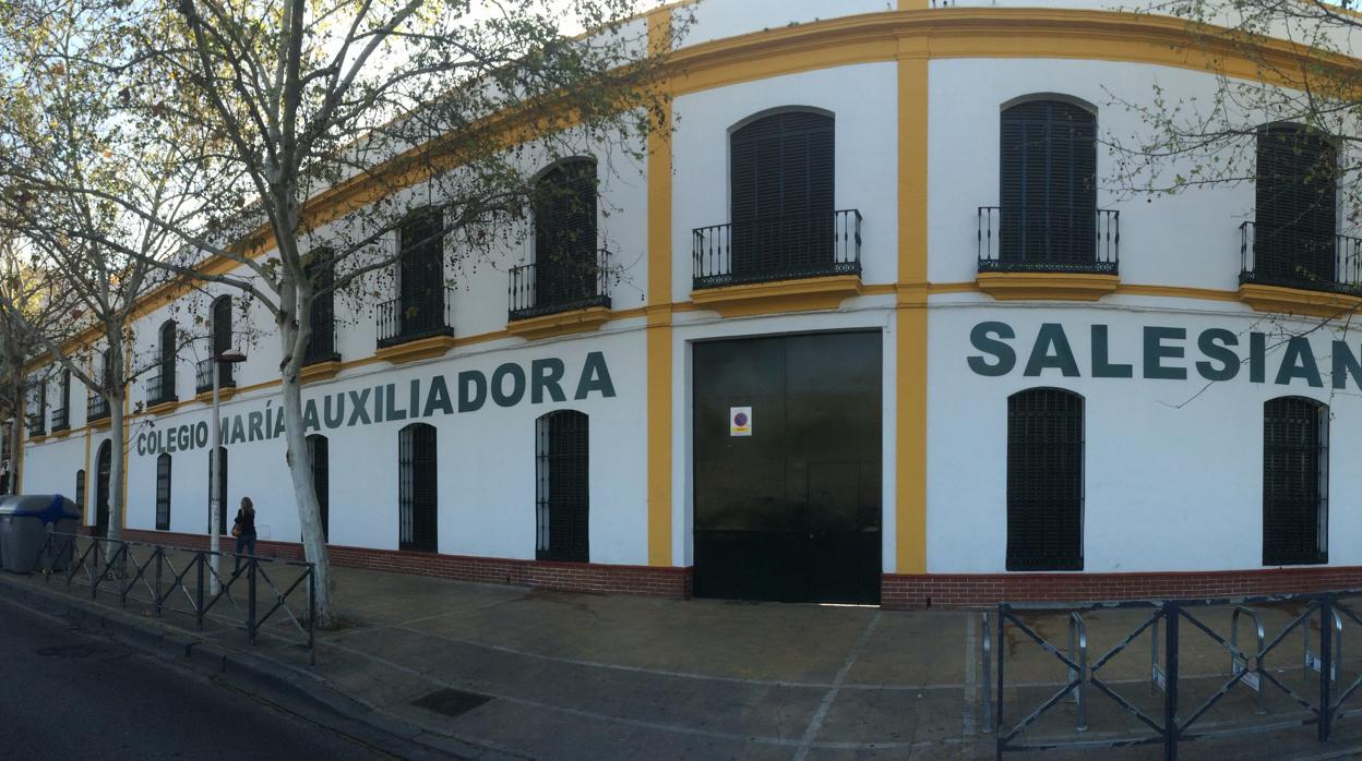 Fachada de las Salesianas de San Vicente