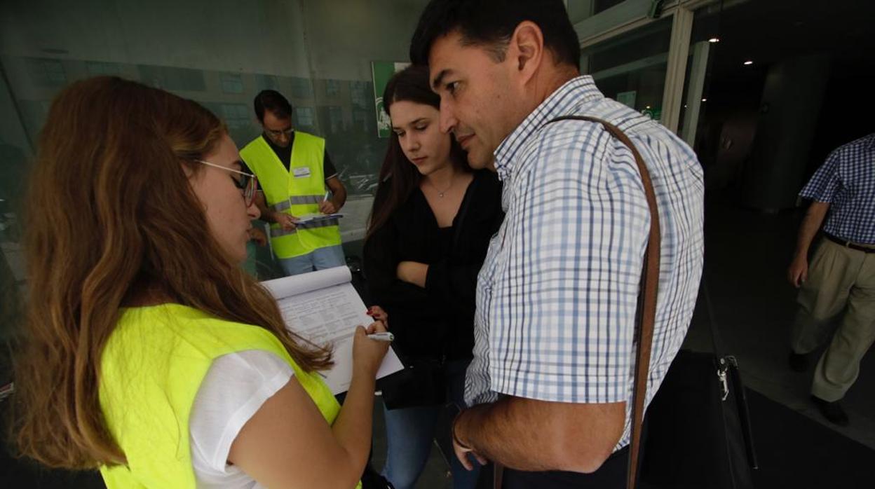 Encuestas a las puertas de los juzgados