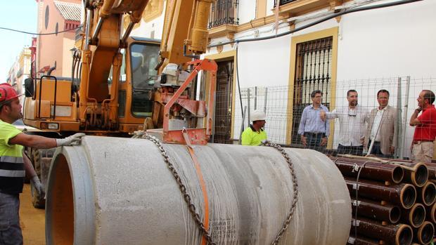 Las obras de redes en San Vicente obliga a reordenar el tráfico para entrar al aparcamiento de la Concordia