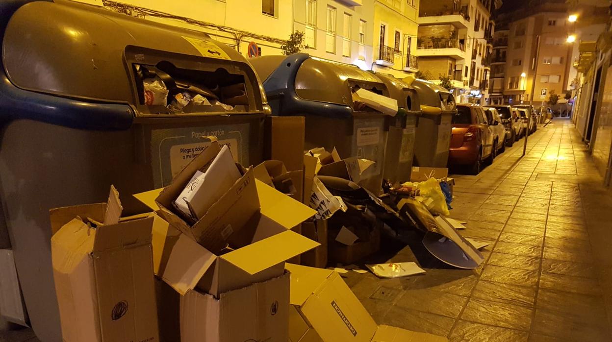 Estado de la acera de la calle Virgen de Regla, que atraviesa Asunción