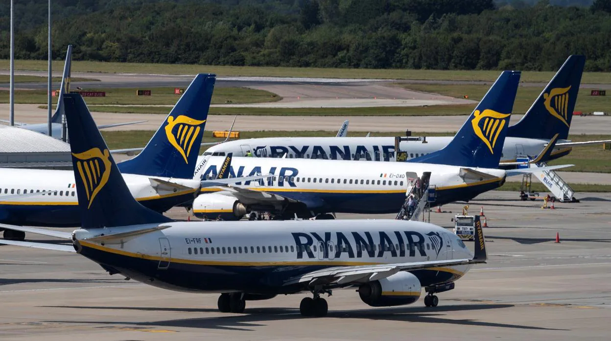 Varios aviones de Ryanair