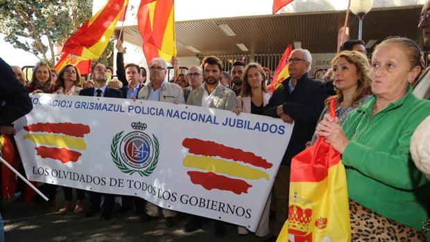 Concentración a favor de los policías desplazados a Cataluña
