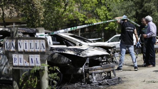 La asociación Élite apoya a los dos taxistas imputados por la quema de nueve coches de Cabify en Castilblanco