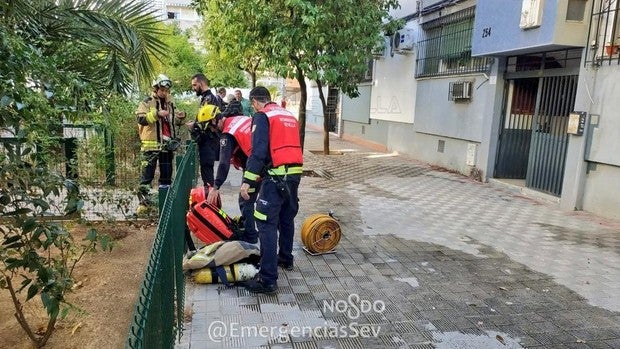 Muere una anciana tras un incendio originado por un brasero en su casa de Sevilla