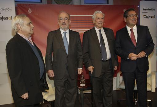 Juan Cruz, Santiago Muñoz Machado, Mario Vargas Llosa y Antonio Pulido