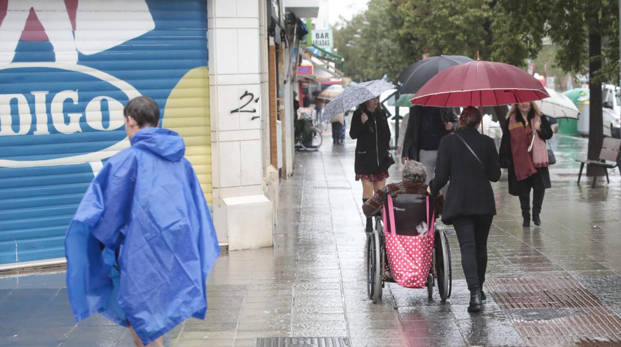 Las lluvias han sido intensas a lo largo de toda la jornada en Sevilla