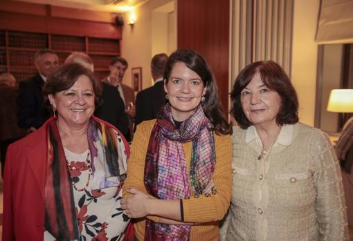 María del Carmen Montero, Isabel Aguilar y María Dolores Camacho