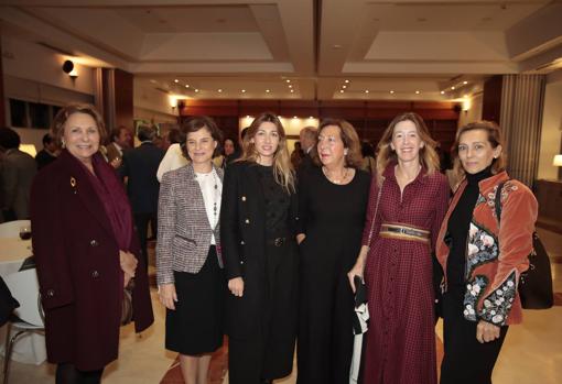 Mercedes Díaz Zulategui, Condesa Vda. de Luna,, Mara Álvarez Núñez, Carmen Maza, Ana Rojas y María del Mar Núñez Pol