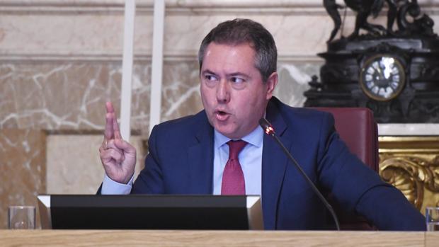 Juan Espadas saca adelante el Presupuesto de 2020 en Sevilla sólo con el apoyo de Podemos