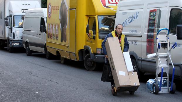 Plataformas logísticas, la solución para la carga y descarga en el Centro de Sevilla