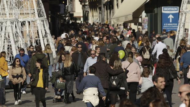 La población de Sevilla capital cae de nuevo en 2019: la ciudad pierde 119 habitantes y baja hasta 688.592