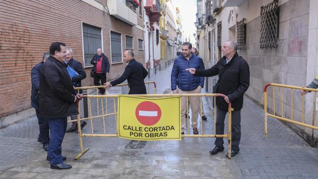 El Ayuntamiento de Sevilla abre al tráfico la calle San Vicente y anuncia que Baños estará lista en enero