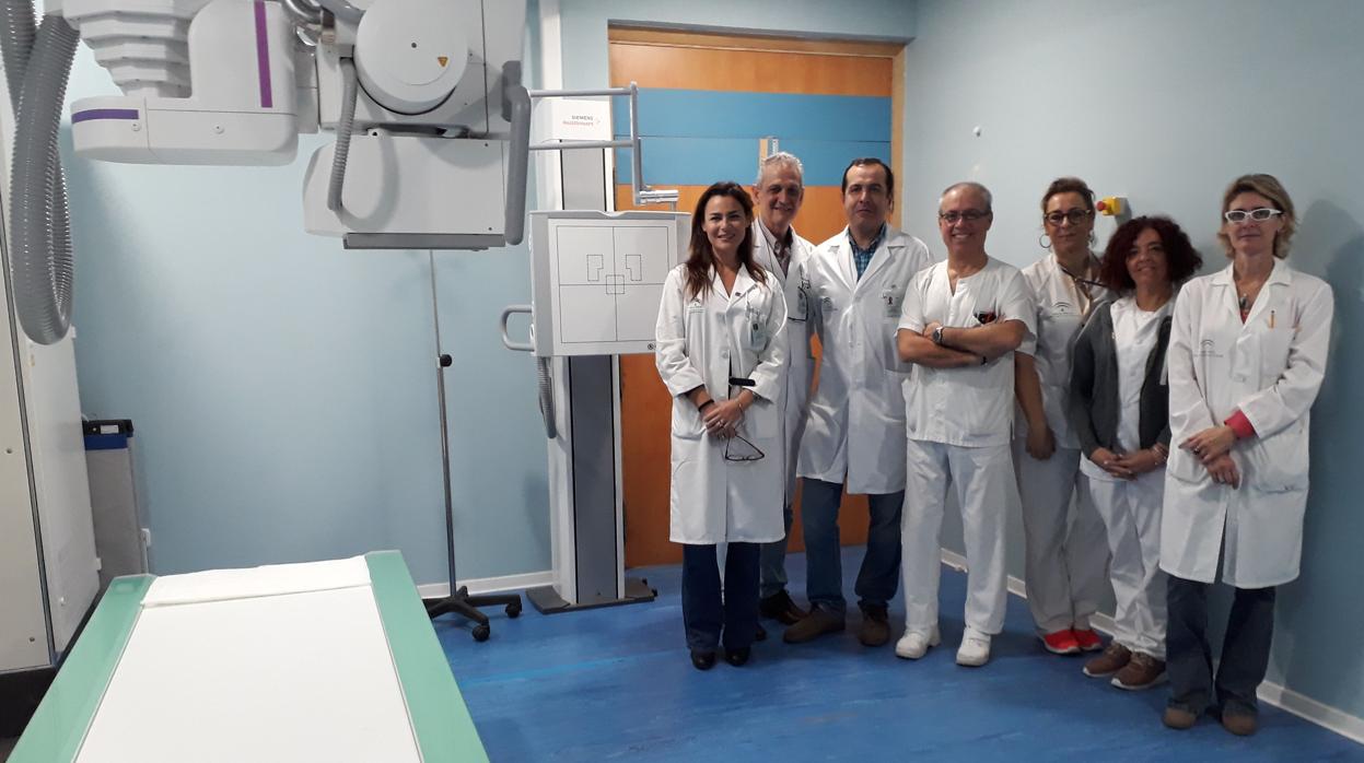 Mª Jesús Pareja, Rafael Aznar, Juan Antonio Luque, Javier Román, Benita Tejero y Teresa Benítez en la nueva sala