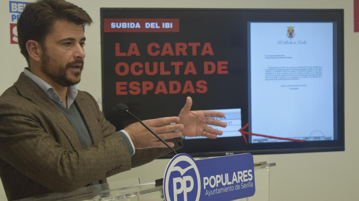 Beltrán Pérez, durante su rueda de prensa sobre la subida del valor catastral