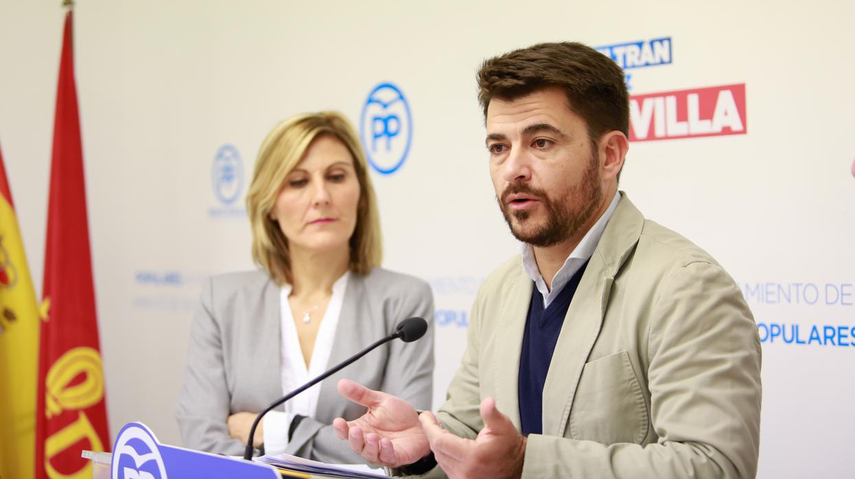 Beltrán Pérez, junto a Ana Jáuregui en la rueda de prensa de este martes