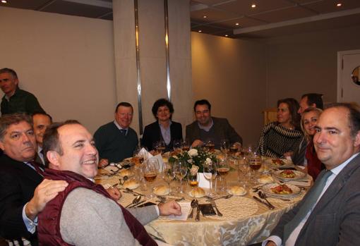 Félix Ríos, Patricia Galiner, Paola Prieto, José María Ferraro, María Ángeles de la Puerta, Rafael Almarcha, Rocío O´kean, César Cadaval, Manuel Macías, Manuel Ramos y Alberto Candau