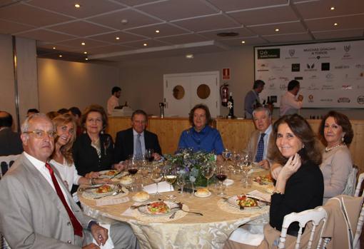 Keta Fernández Govantes, Lucía León, Marqueses de Benamejí, Santiago Benjumea, Carmen Cobo, Crisitna Ortiz Rufino y Pepe Cobo