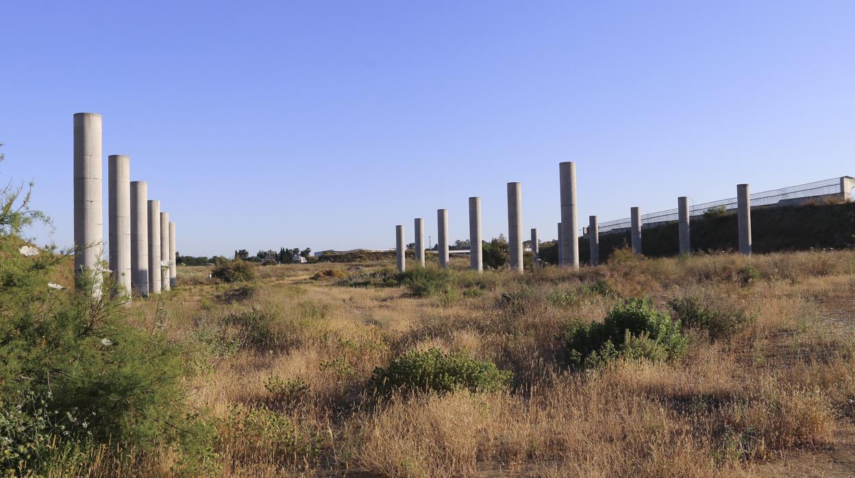 Obras de la SE-40 en Coria, paradas hace años