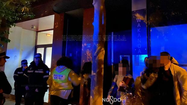 Desalojan a casi 400 personas de un local de Viapol con aforo para 180