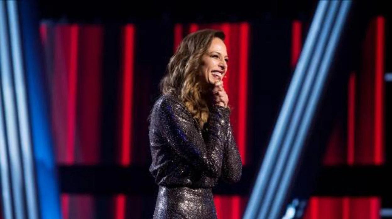 Eva González presenta el programa de Antena 3 "La voz"