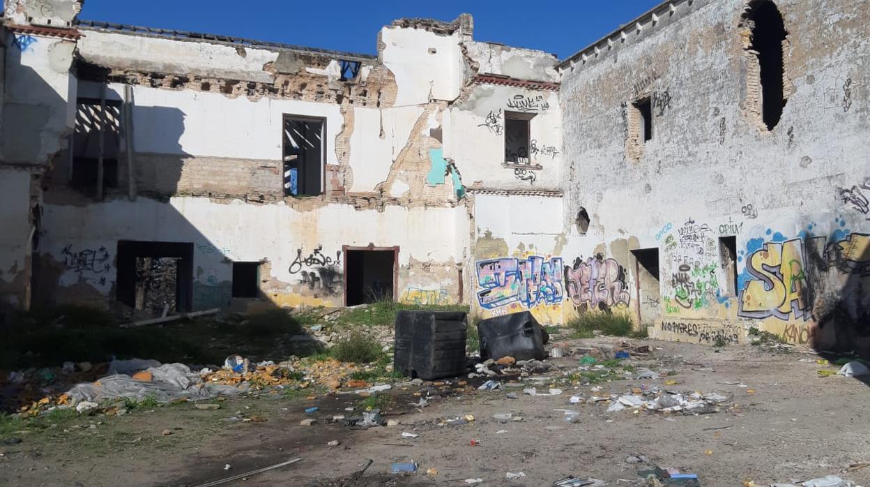 Interior de la Hacienda El Rosario donde se celebran fiestas clandestinas