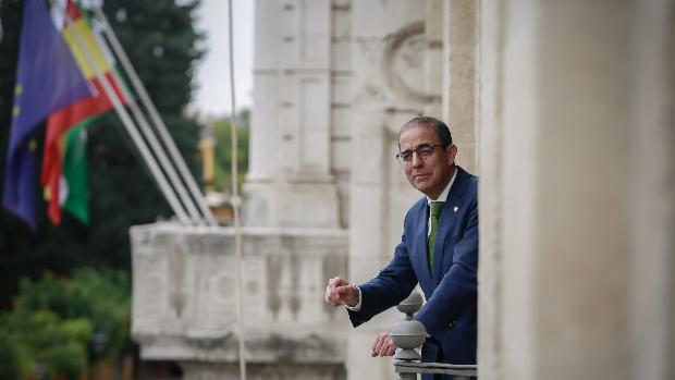 Miguel Ángel Castro no tendrá oposición para repetir como rector de la Hispalense