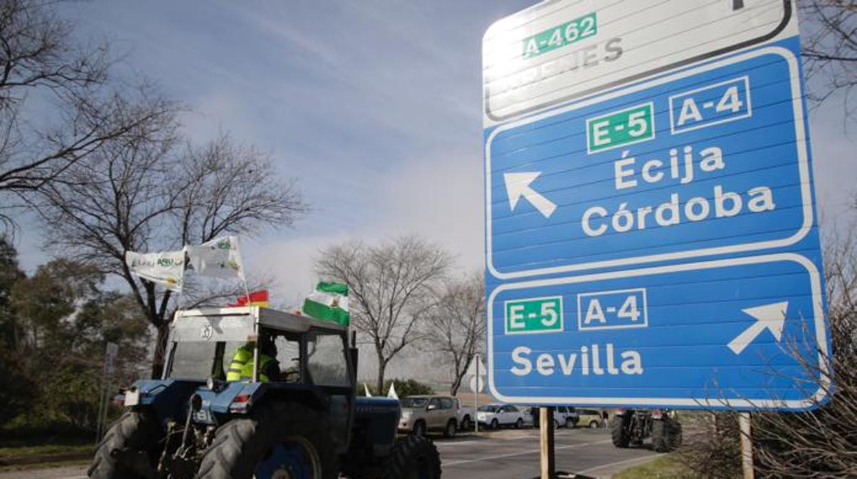 Unos 16.000 agricultores y 5.000 tractores ha acudido a la convocatoria