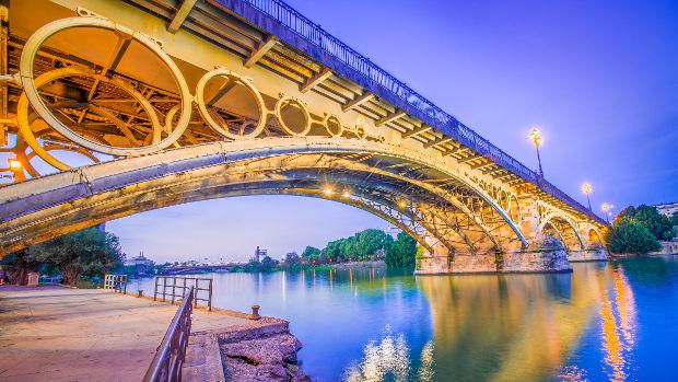 De ruta por Triana: déjate conquistar por el sabor y el color de sus bares y restaurantes