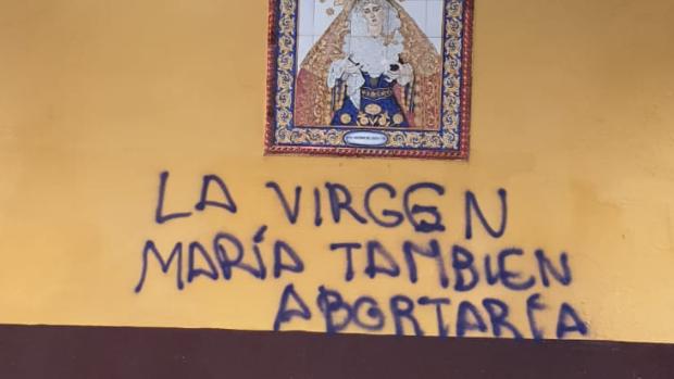 Pintadas ofensivas contra la virgen en vísperas del 8-M