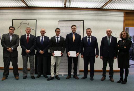 Darío Gavira y Miguel Ángel González reciben los galardones de la Cátedra Endesa por sus trabajos de Fin de Grado y de Fin de Máster