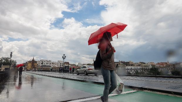 Tiempo en Sevilla: descenso de diez grados y alta probabilidad de lluvia