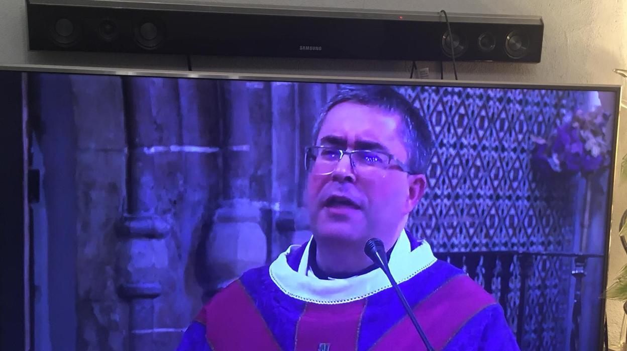 El Consejo de Cofradías ofrece la misa en streaming el domingo desde la capilla de Santa María de Jesús