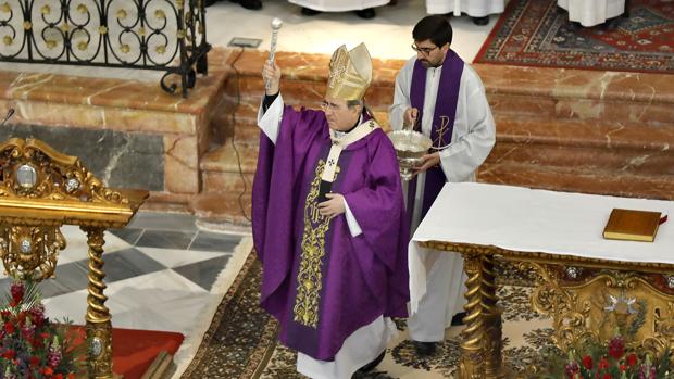 ABC te ofrece en directo la misa de domingo del arzobispo de Sevilla, Juan José Asenjo