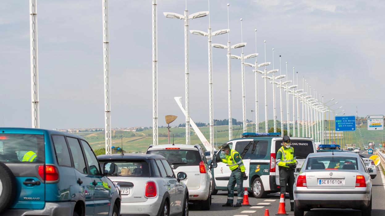 La autovía que da acceso a las playas de Huelva este Miércoles Santo