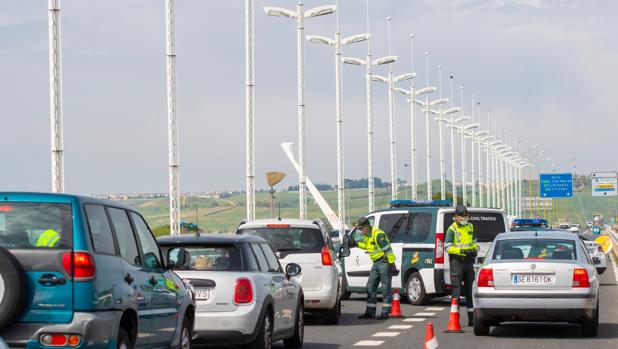 Blindan las entradas y salidas de Sevilla para evitar los desplazamientos por Semana Santa