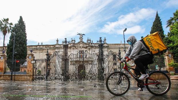 Trigésimo segundo día de encierro en Sevilla: ¡agua va!